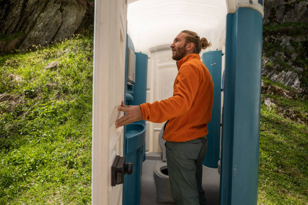 Best Portable restroom trailer rental  in Oakwood, IL